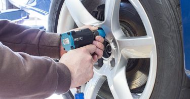 Utilisation visseuse à choc