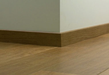 Plinthes en bois