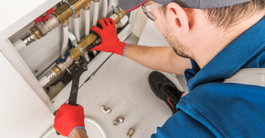 Quels sont les outils de plomberie et de chauffage indispensables lors des travaux